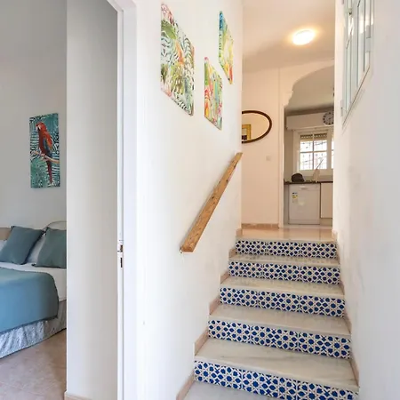 Charming With Heated Pool - Pass The Keys *
