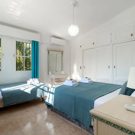 Charming With Heated Pool - Pass The Keys Holiday home