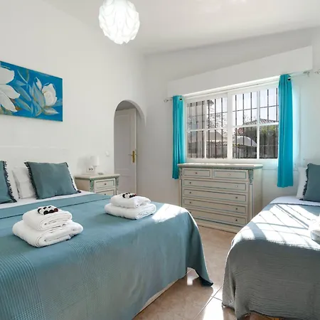 Holiday home Charming With Heated Pool - Pass The Keys