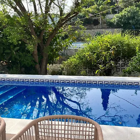 Dom wakacyjny Stunning Heated Pool - Pass The Keys *