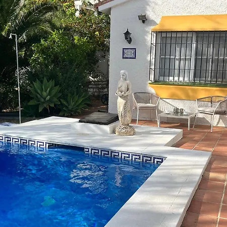 Stunning Heated Pool - Pass The Keys Dom wakacyjny